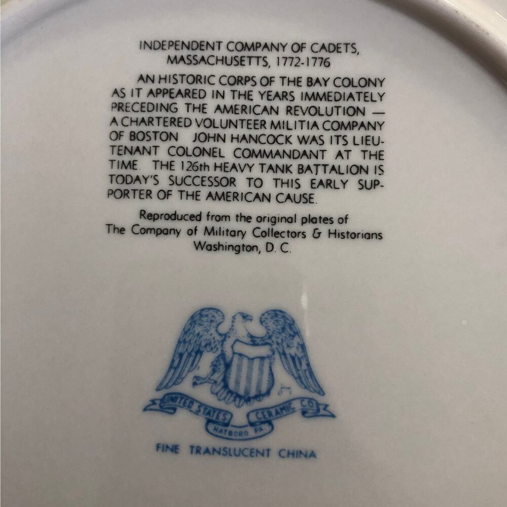 Vtg.US Ceramics Historical American Uniforms Set of 2 Collectors Plates 10.5" - Picture 5 of 9